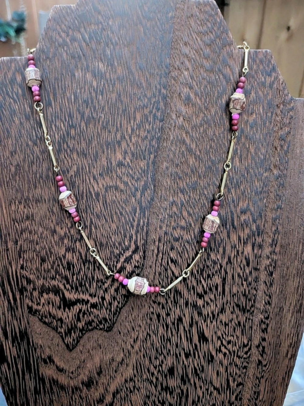 Vintage 1970s Gold Bar Link Necklace w/ Pink Accent Barrel Beads
